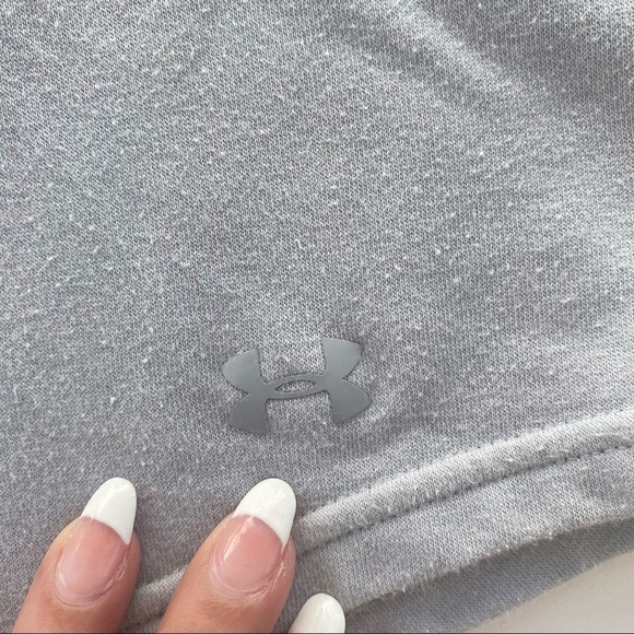 Under Armour cut out top Size Medium - Picture 8 of 8